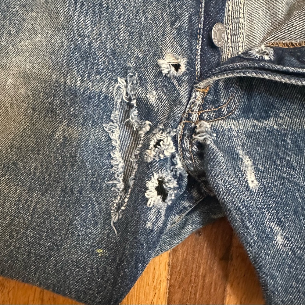 💚 Vintage Levi’s 501 Blue Distressed Jeans (W32 L32) (35) - Picture 6 of 11